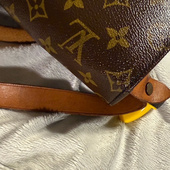 Louis Vuitton Cartouchiere GM Shoulder Bag - Picture 12 of 16